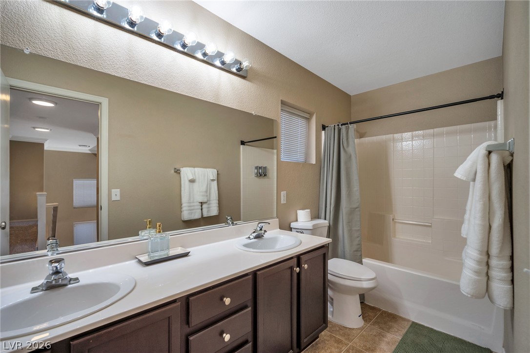 684 Gritty Garnet Avenue Property Photo 15