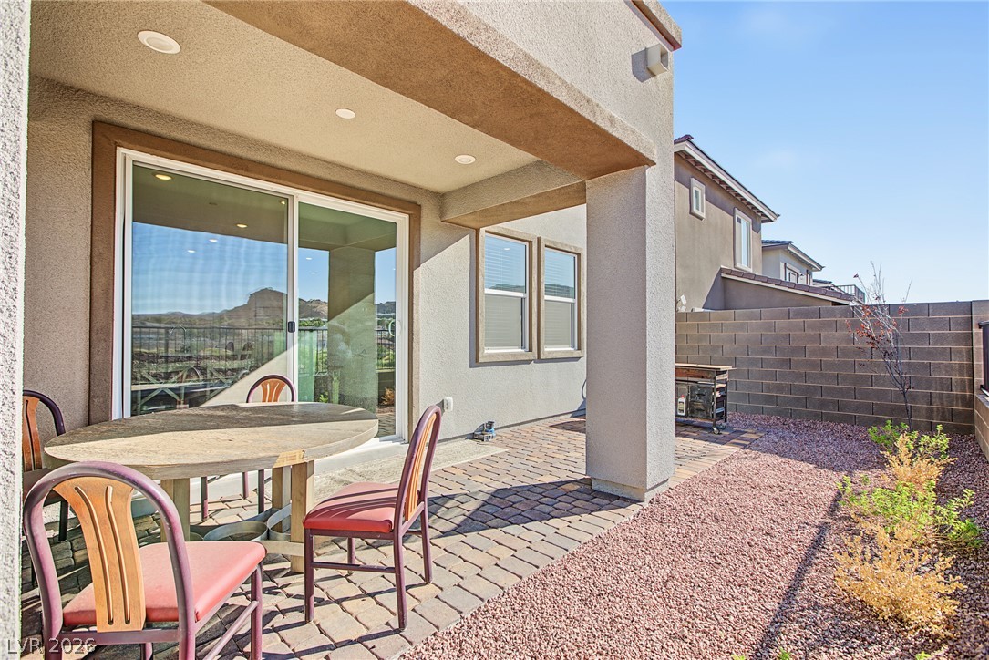 1055 Strada Mazoni Property Photo 8