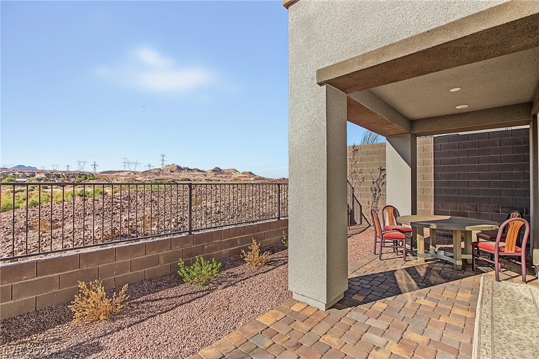 1055 Strada Mazoni Property Photo 9
