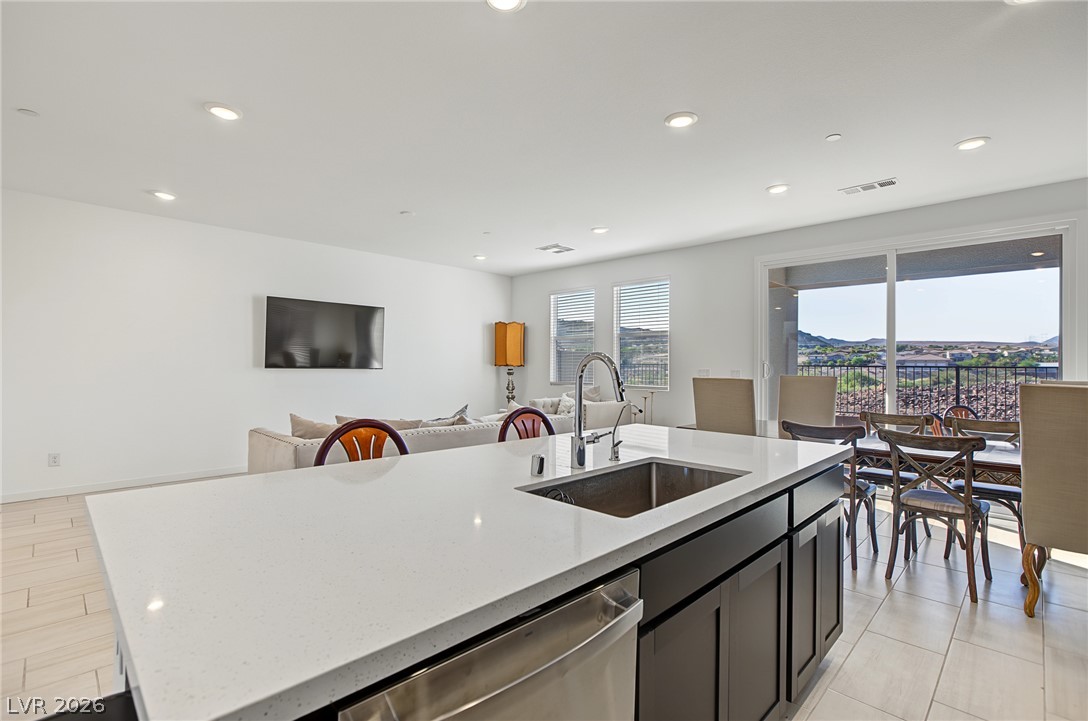 1055 Strada Mazoni Property Photo 16