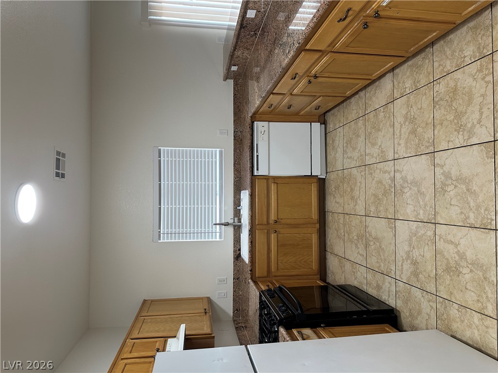 1613 White Skies Court Property Photo 6