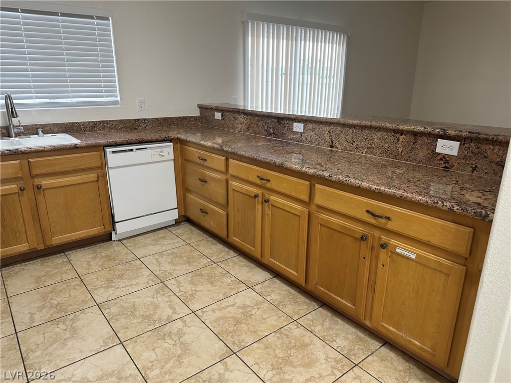 1613 White Skies Court Property Photo 7