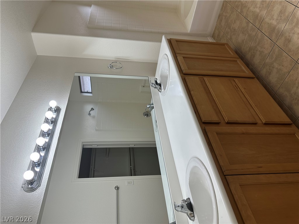 1613 White Skies Court Property Photo 19