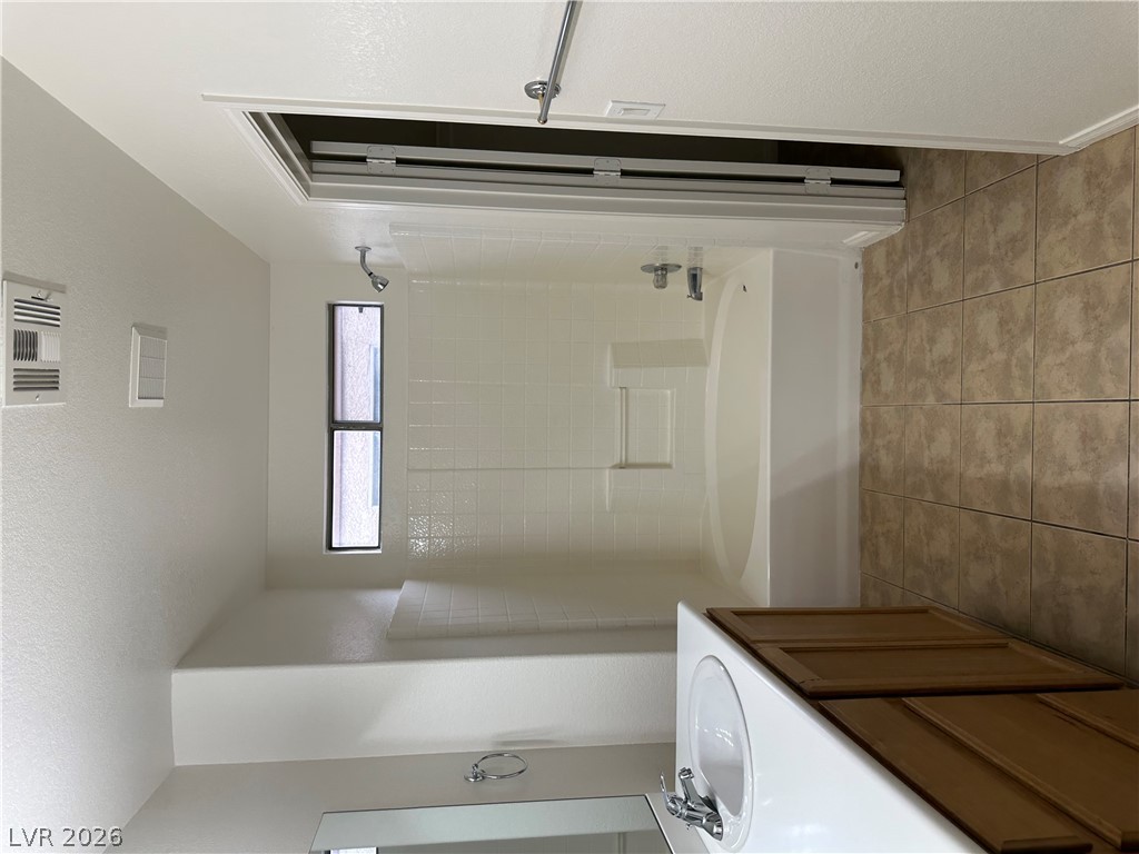 1613 White Skies Court Property Photo 20