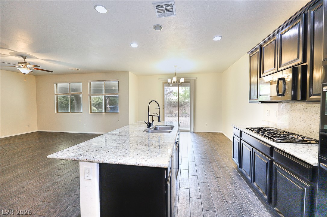 10647 Hyde Corner Avenue Property Photo 11