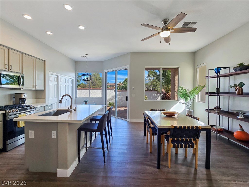 10104 Pinnacle View Place Property Photo 14