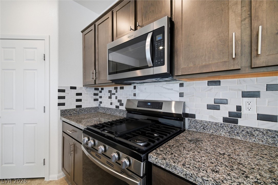 6047 Castle Gardens Avenue Property Photo 10
