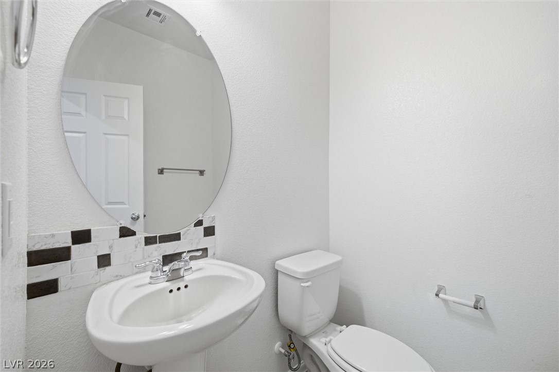 6047 Castle Gardens Avenue Property Photo 23