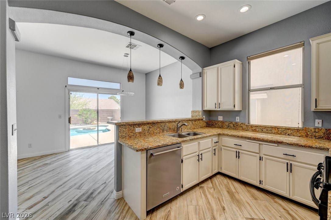9852 Double Rock Drive Property Photo 16