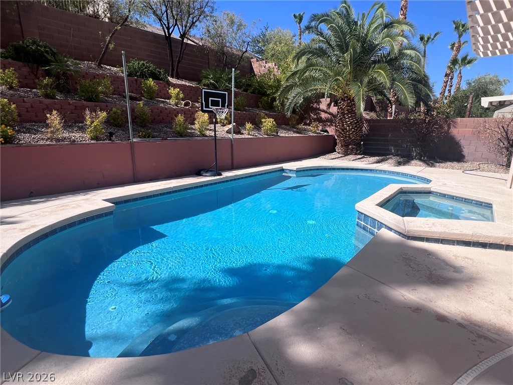 2489 Sedona Cedar Avenue Property Photo 2