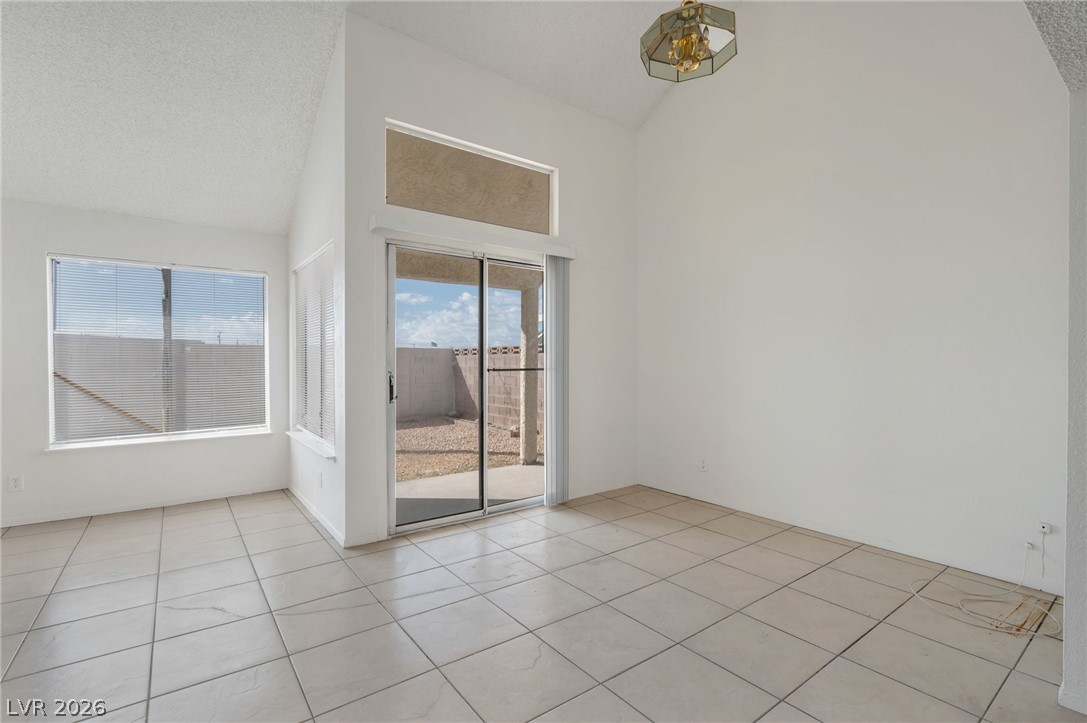 4427 Faberge Avenue Property Photo 3
