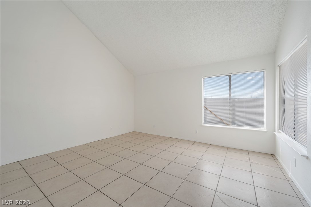 4427 Faberge Avenue Property Photo 4
