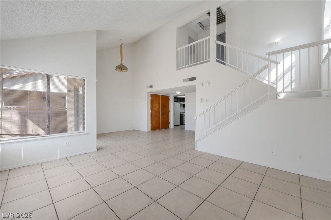 4427 Faberge Avenue Property Photo 5