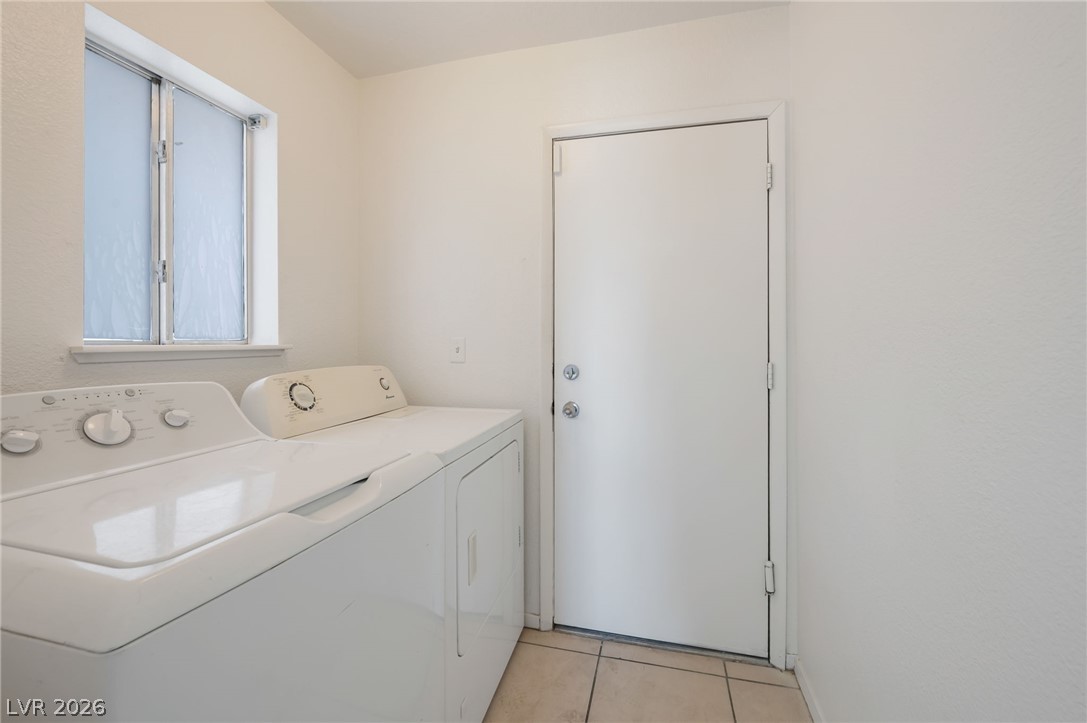 4427 Faberge Avenue Property Photo 8