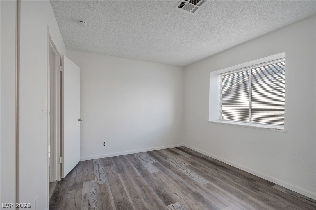 4427 Faberge Avenue Property Photo 12