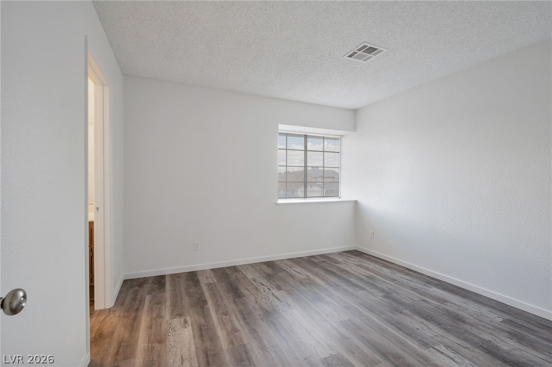 4427 Faberge Avenue Property Photo 13