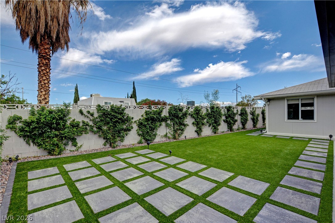2822588 Property Photo 30