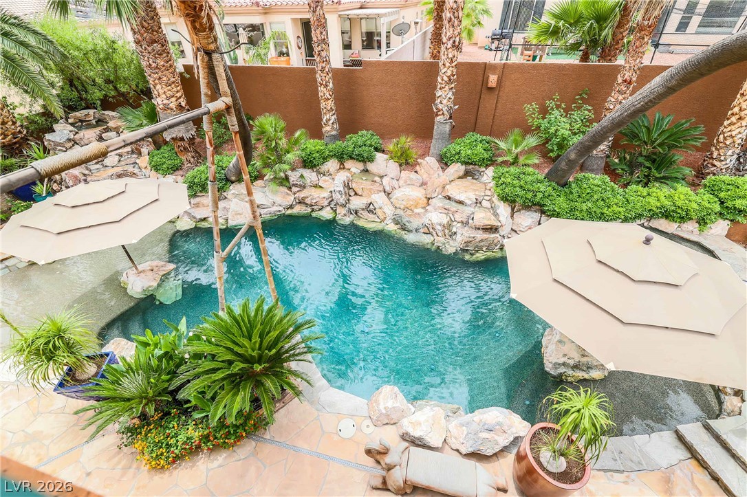 363 Highland Hills Court Property Photo 4