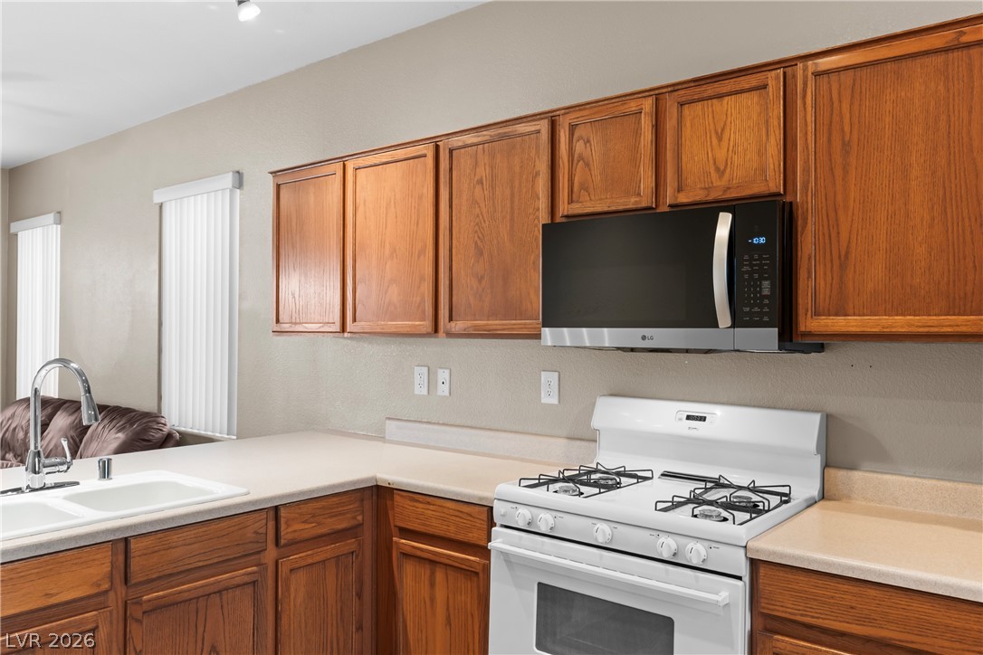 176 Almond Ridge Place Property Photo 10
