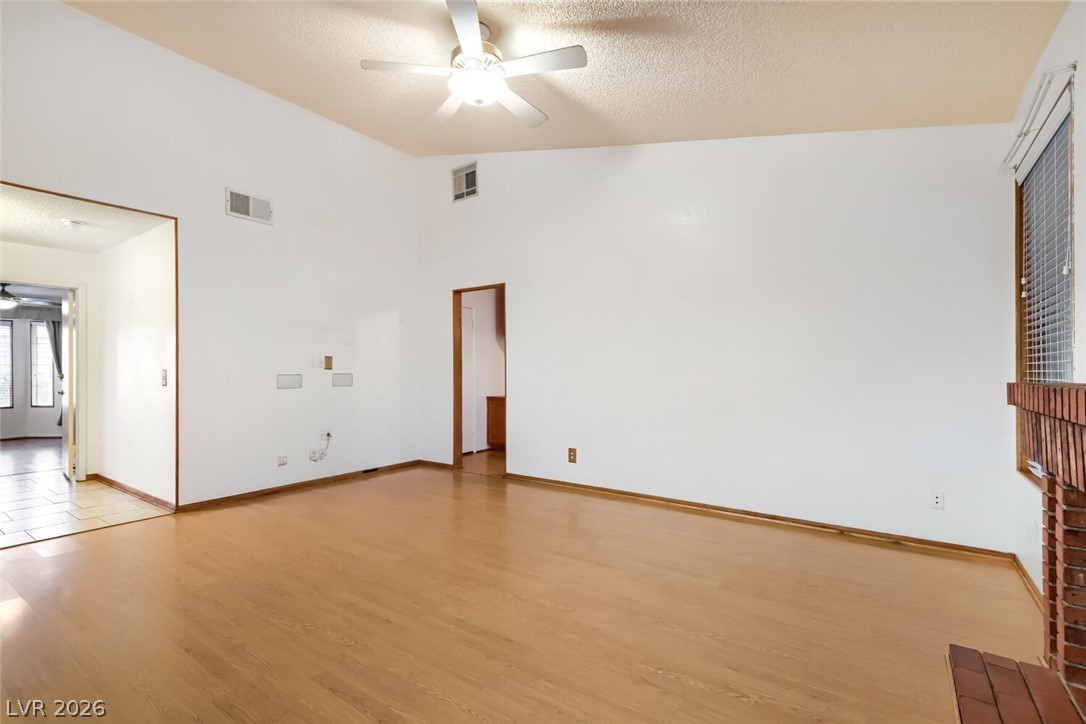 749 Tenderfoot Circle Property Photo 6