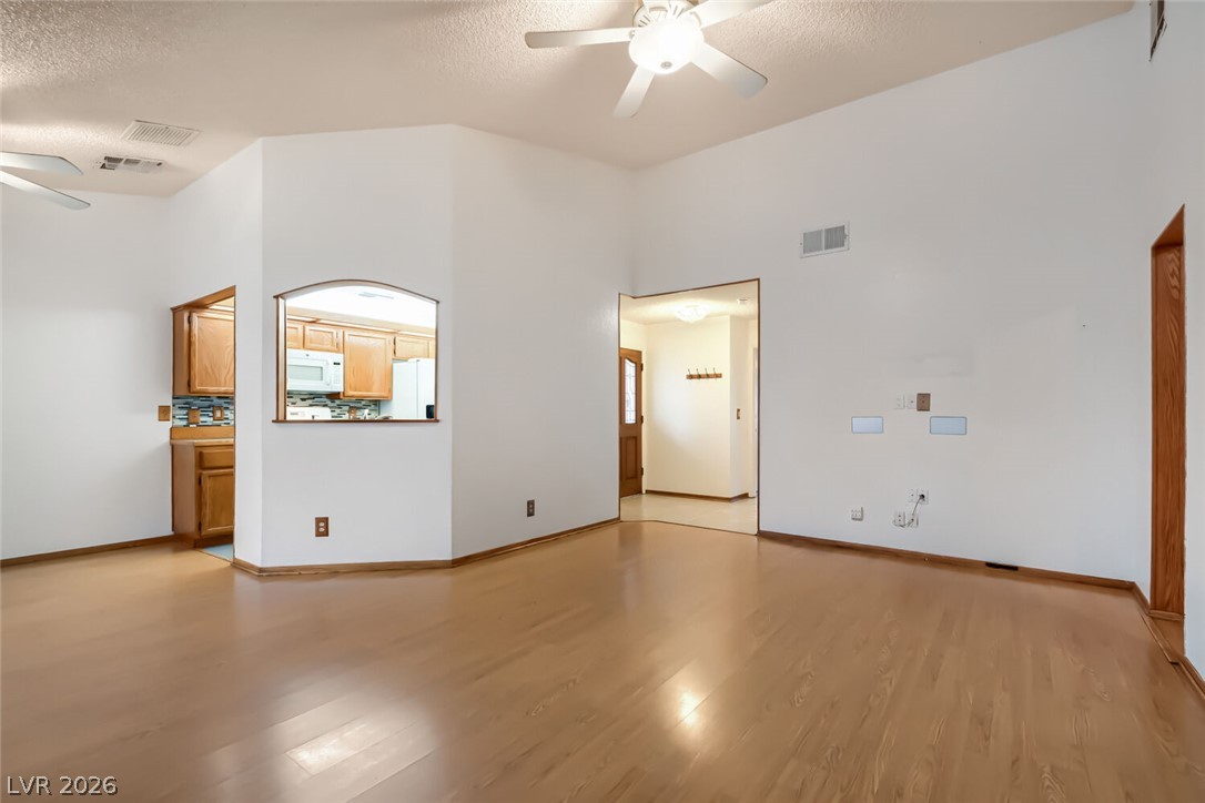 749 Tenderfoot Circle Property Photo 8