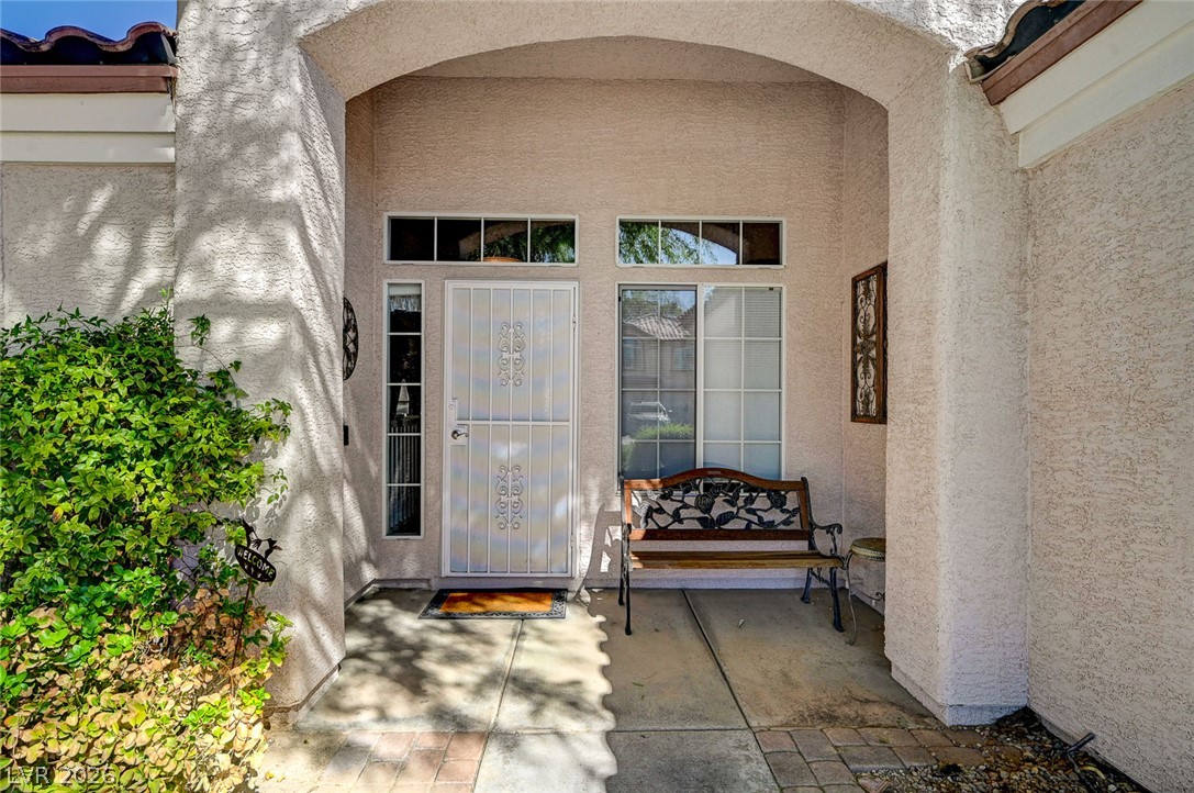 950 Denberry Way Property Photo 6