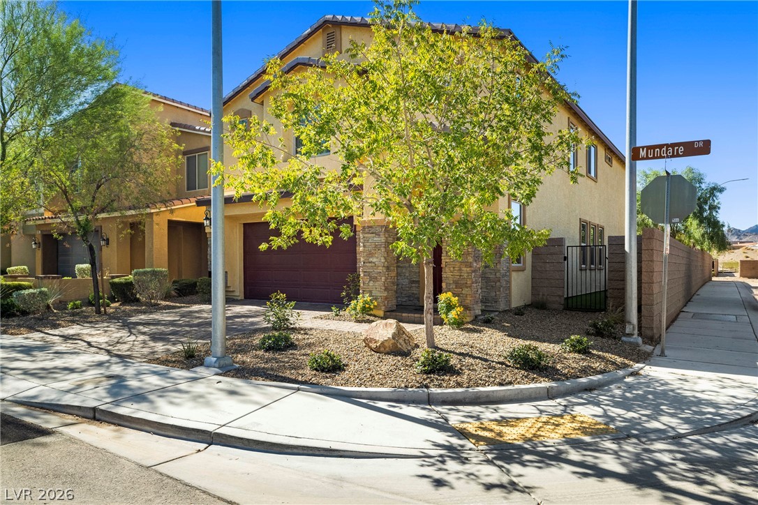 2221 Mundare Drive Property Photo 3