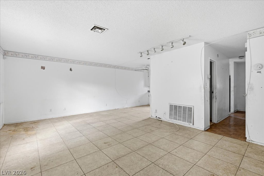 179 Greenbriar Townhouse Way Property Photo 2