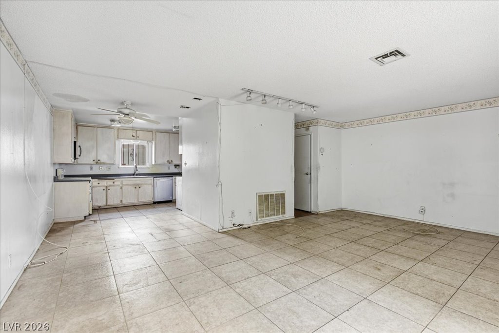 179 Greenbriar Townhouse Way Property Photo 4