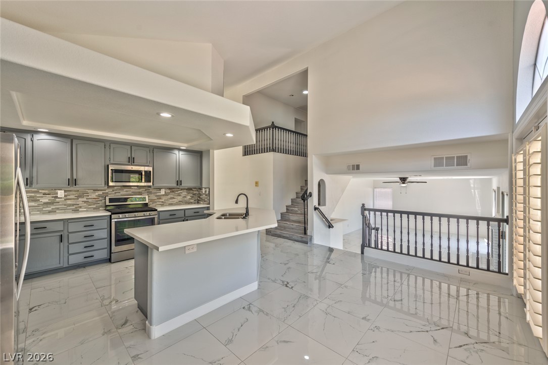 7321 Bush Garden Avenue Property Photo 4