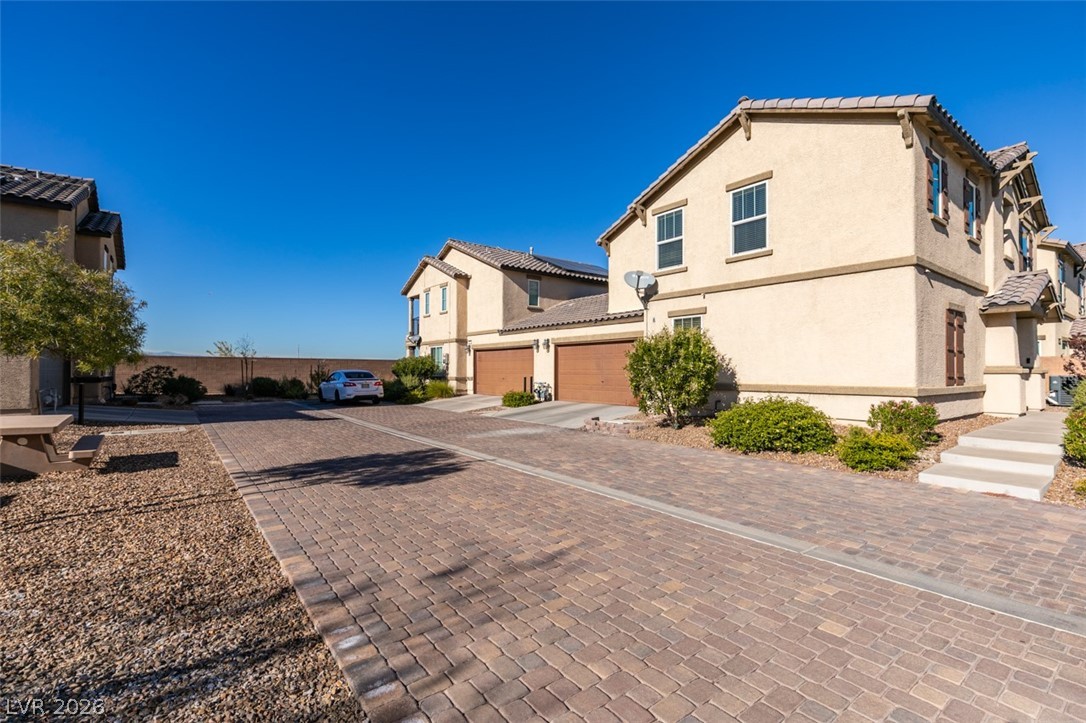 1029 Spotted Saddle Street Property Photo 4