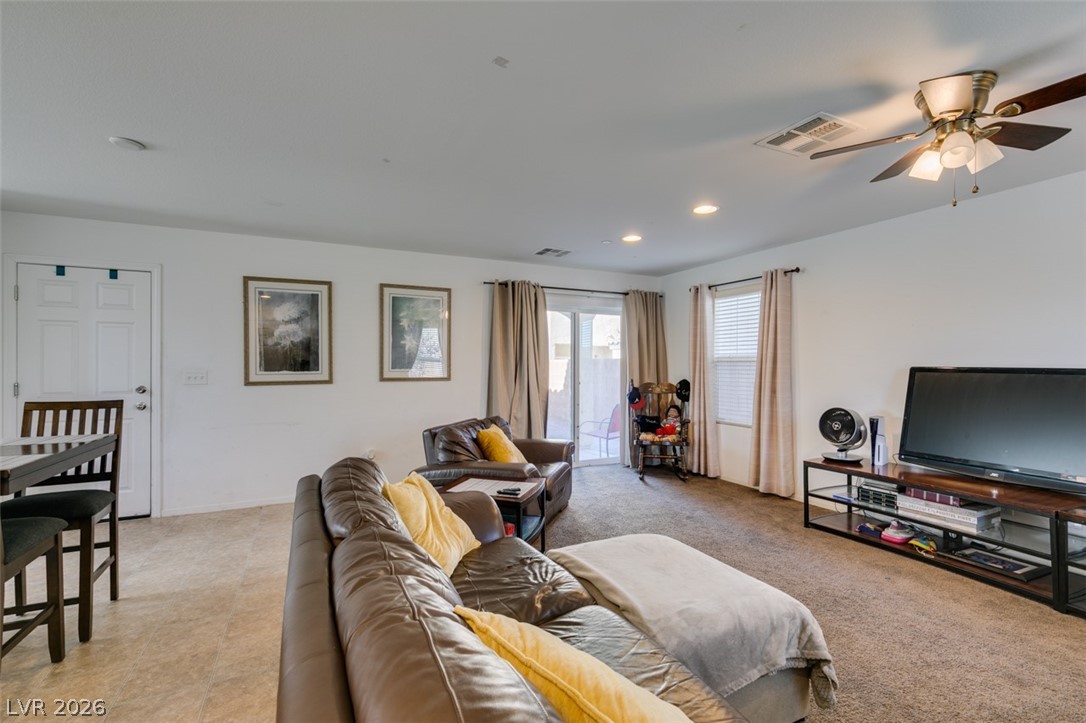 1029 Spotted Saddle Street Property Photo 7
