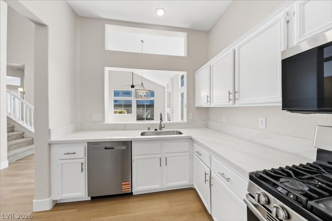 1906 Cardinal Point Street Property Photo 4
