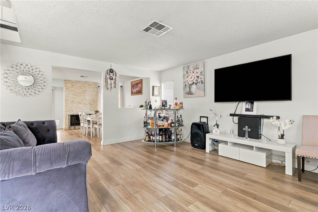 2507 Albemarle Way Property Photo 3