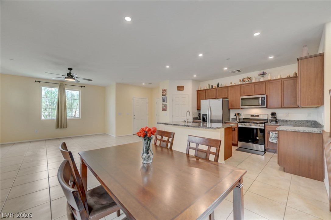 1372 Graphite Avenue Property Photo 12