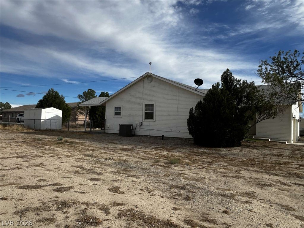 1851 Sycamore Avenue Property Photo 8