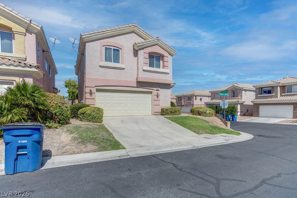 9304 Perennial Avenue Property Photo 3