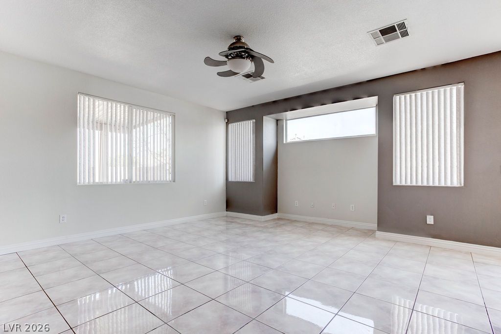 9304 Perennial Avenue Property Photo 8