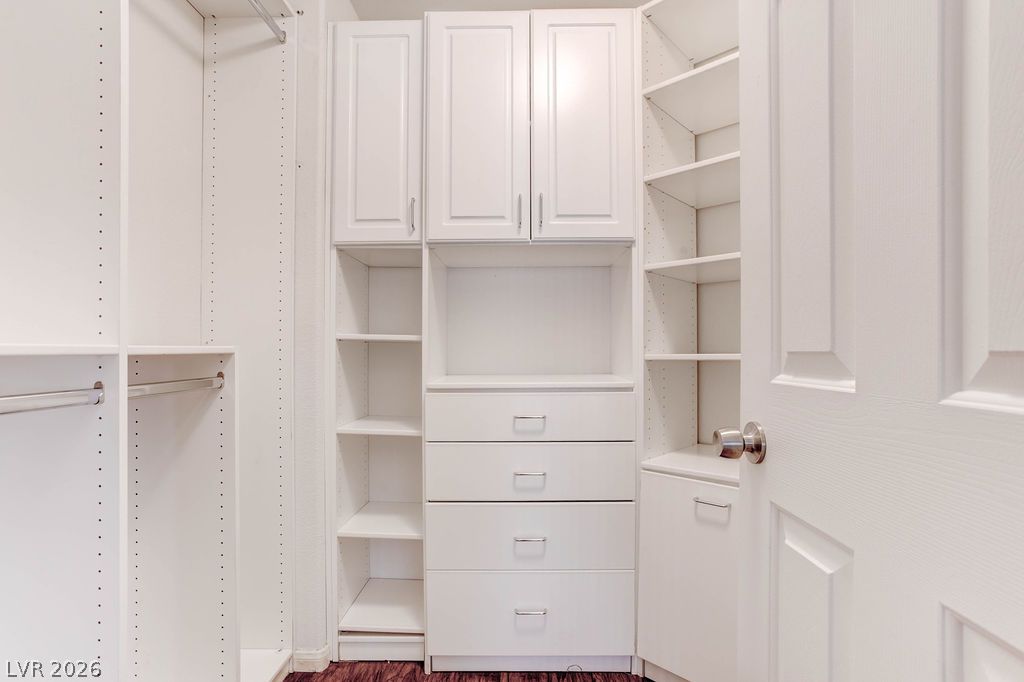 9304 Perennial Avenue Property Photo 10