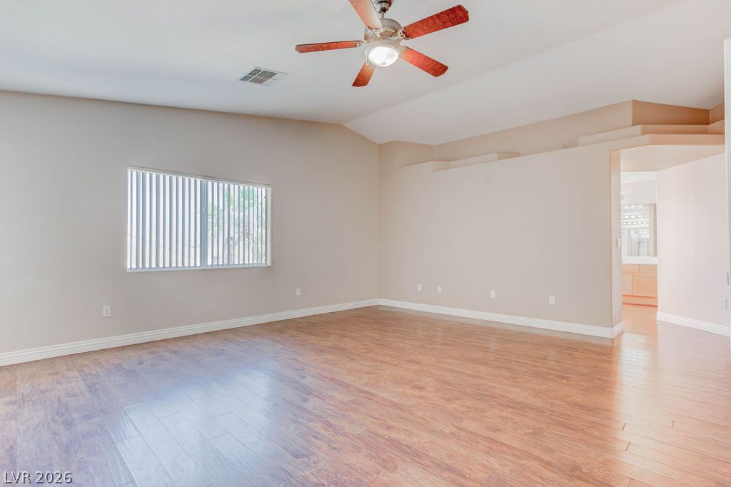 9304 Perennial Avenue Property Photo 11