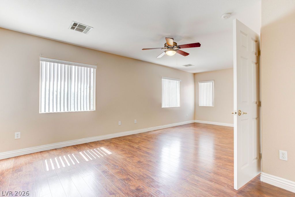 9304 Perennial Avenue Property Photo 28