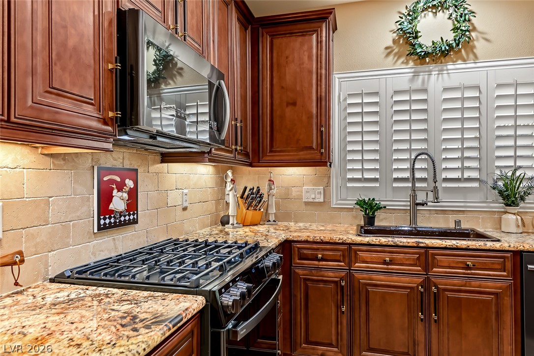 1646 Sebring Hills Drive Property Photo 17