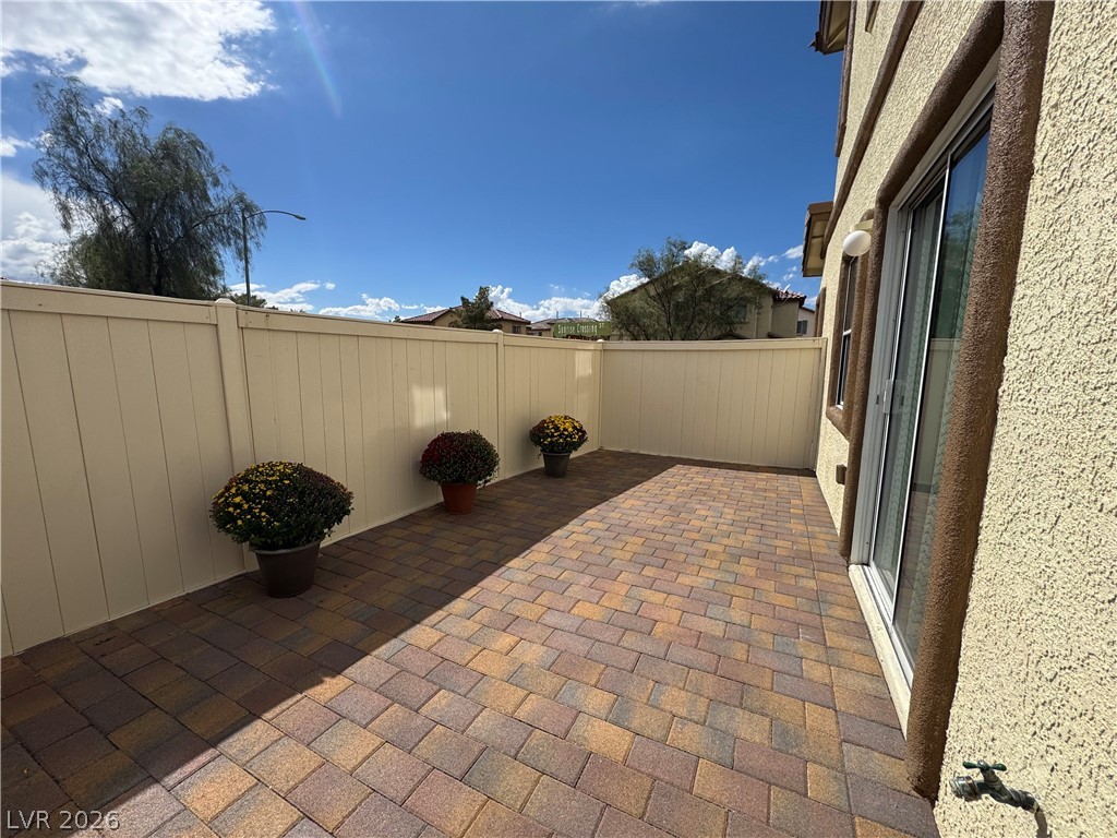 760 Sunrise Crossing Street Property Photo 3