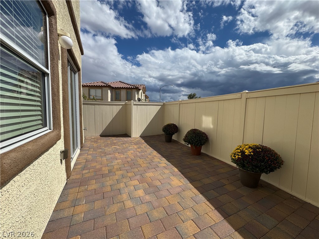 760 Sunrise Crossing Street Property Photo 4