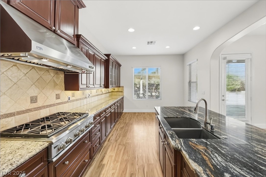7763 Roaring Springs Circle Property Photo 8