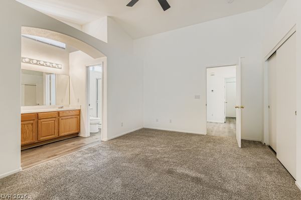 884 Cozy Valley Street Property Photo 16