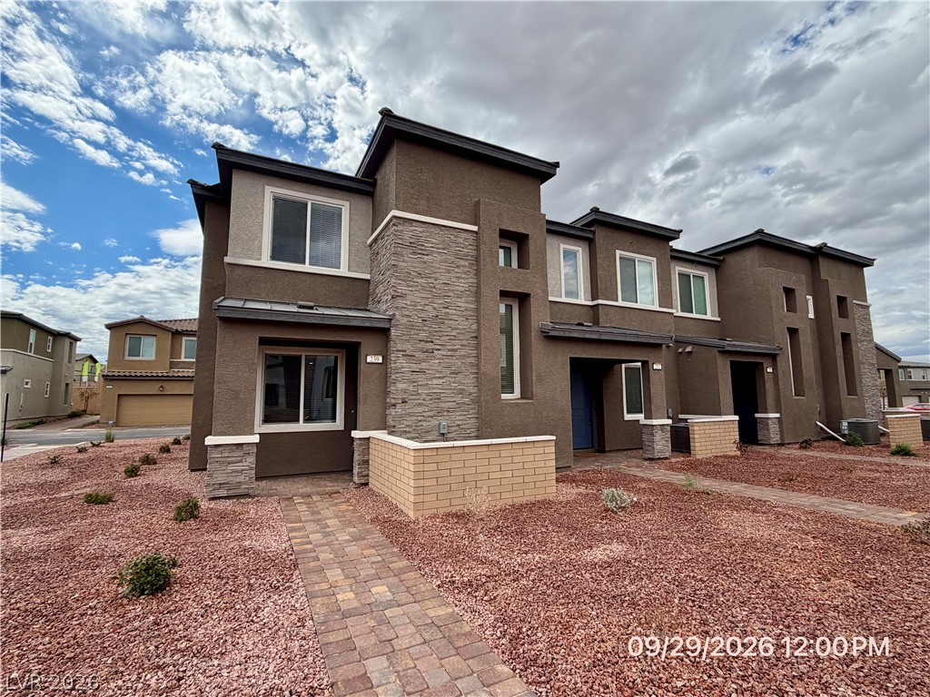 239 Freeport View Place Property Photo 1