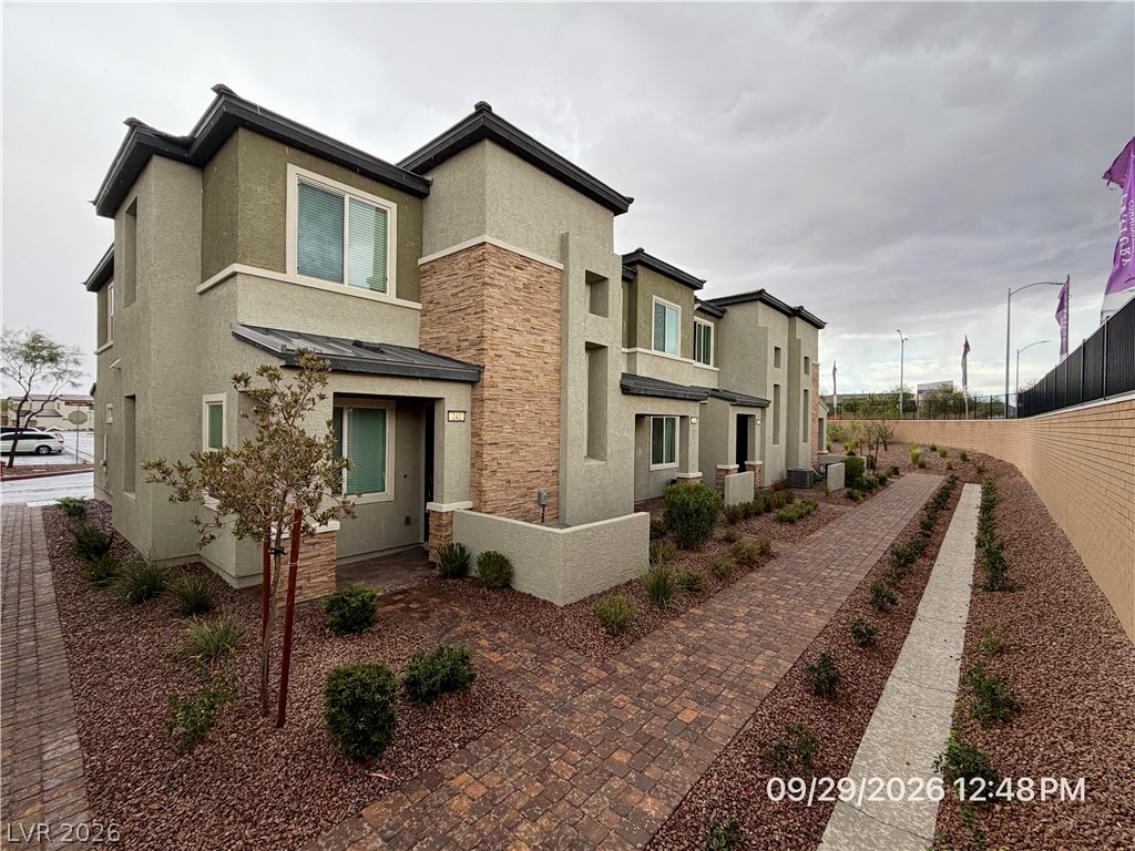 242 Freeport View Place Property Photo 1