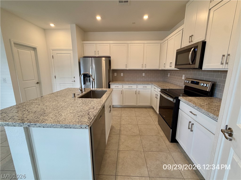 242 Freeport View Place Property Photo 7
