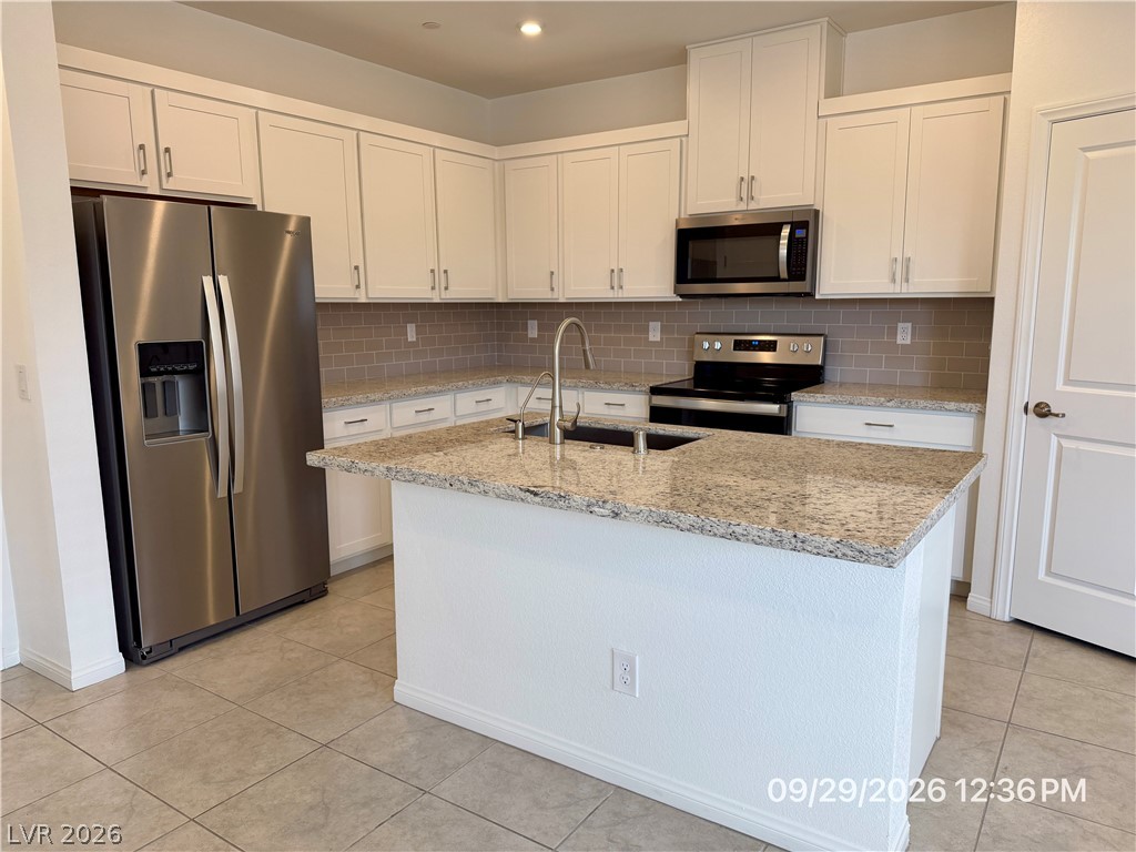 242 Freeport View Place Property Photo 10